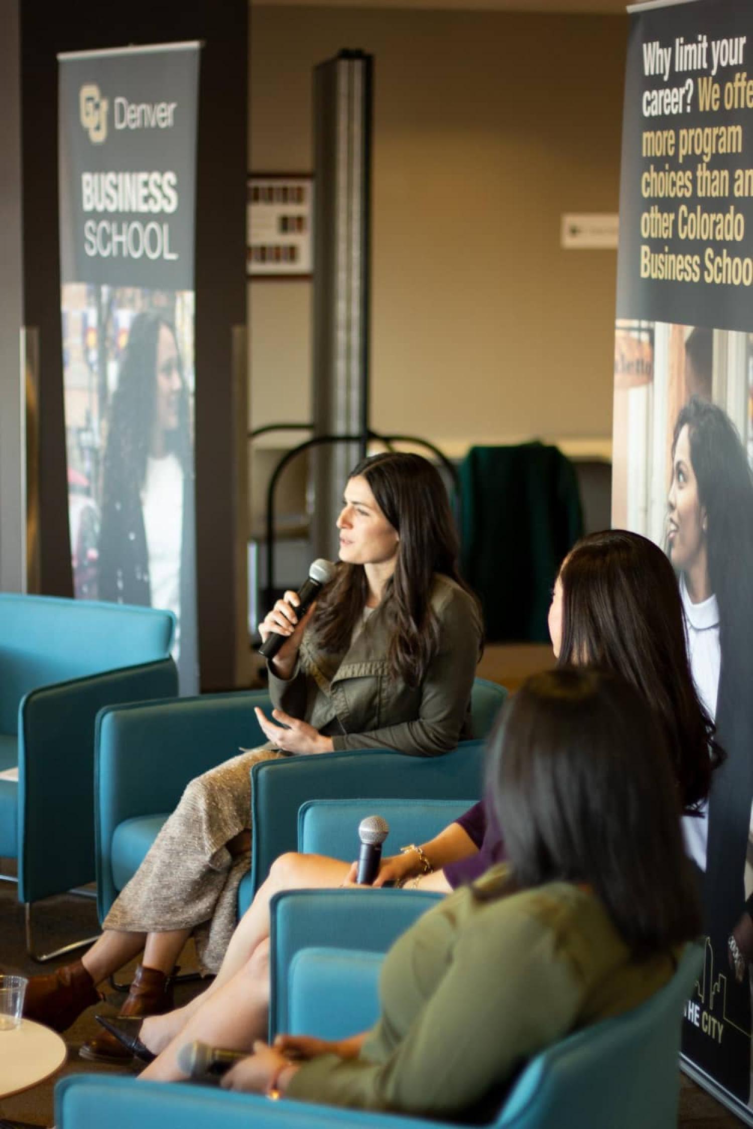 Shake hands with business leaders inside and outside the classroom