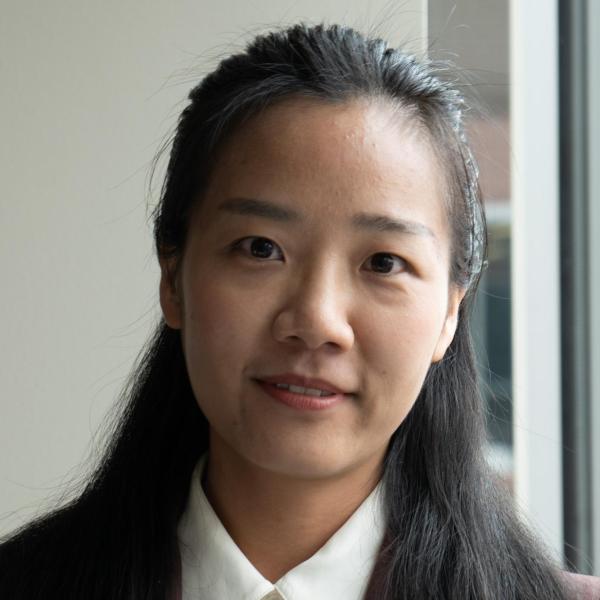 Hengqi Headshot